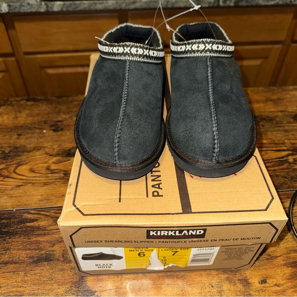 Kirkland Black Shearling Slippers